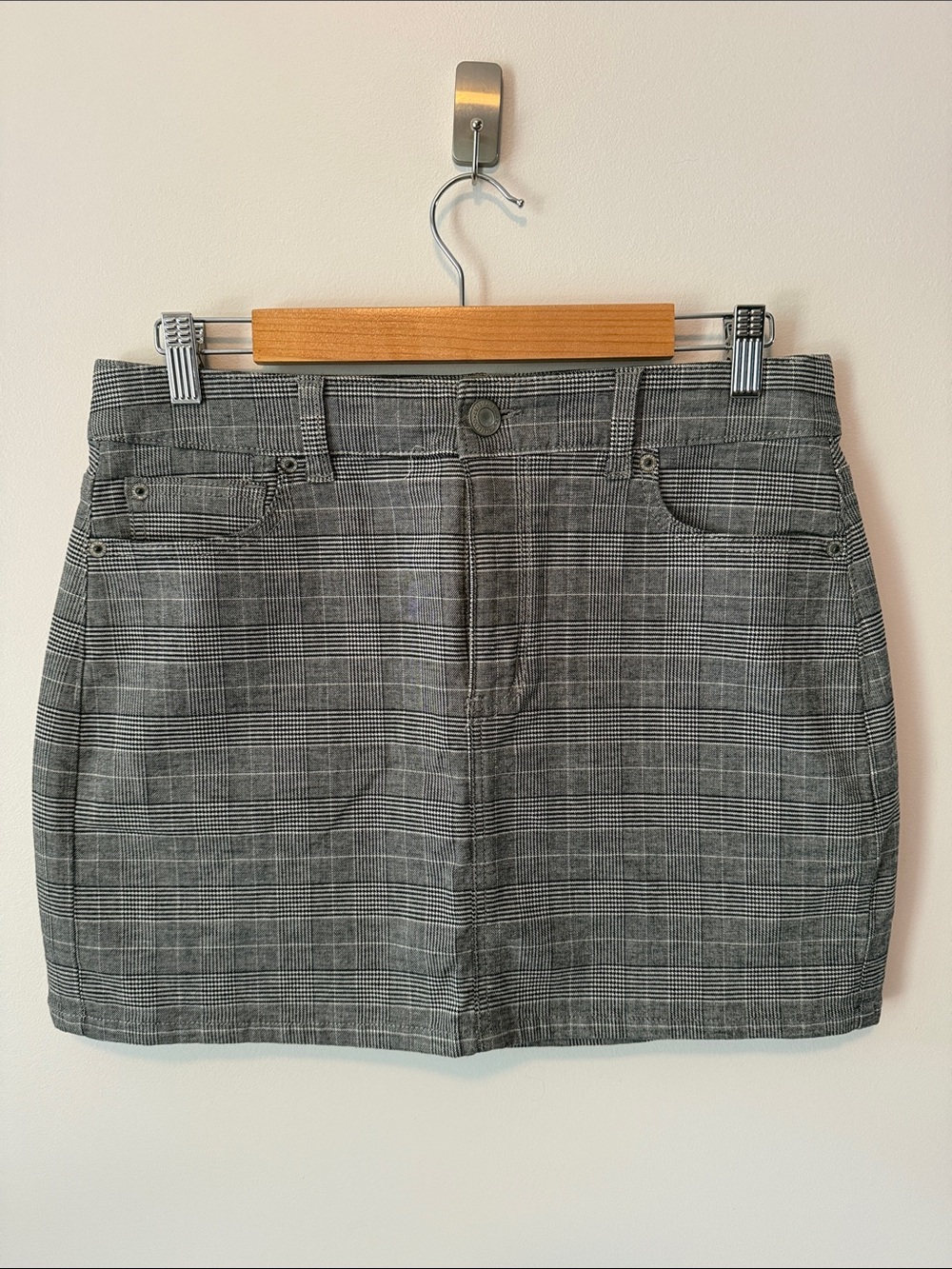 American Eagle Outfitters Gray Plaid Mini Skirt